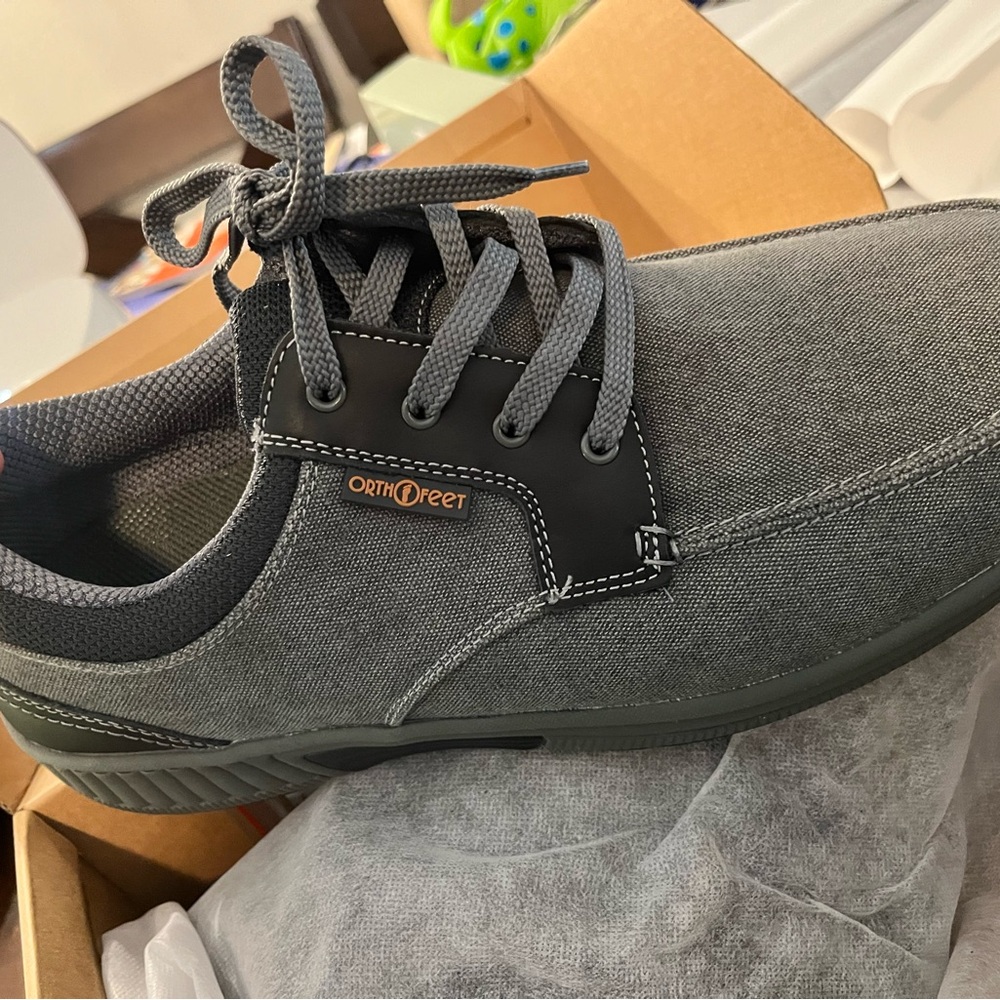 Men’s Orthofeet Extrawide Shoes - Brand new, in box.